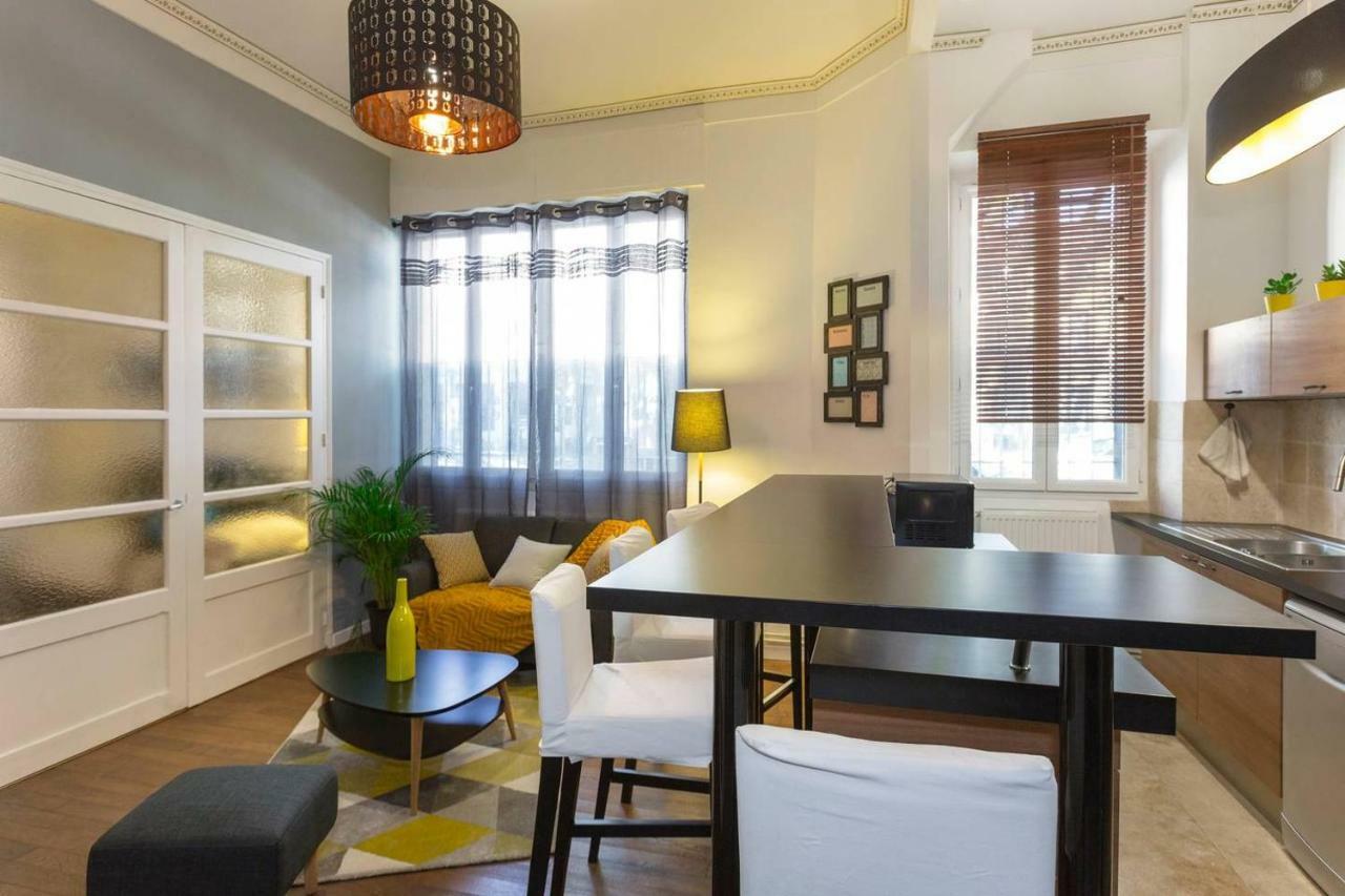 Apartament Au Coeur Du Centre Historique Awinion Zewnętrze zdjęcie